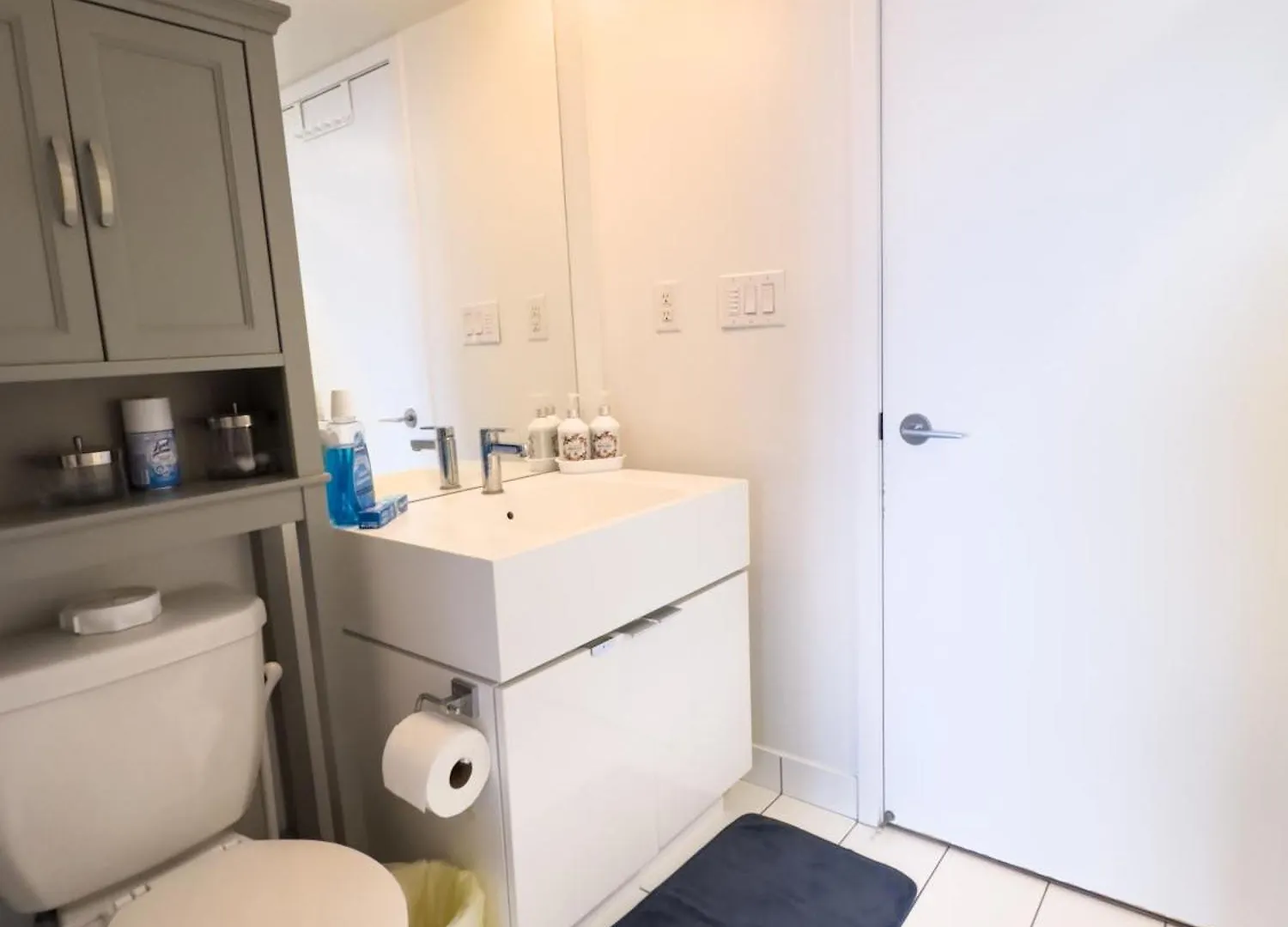300 Front Suites - Two Beds With Free Parking Toronto Apartment
